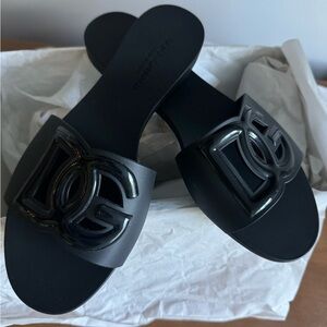 Authentic Women’s Dolce & Gabbana Logo Cut Out Open Toe Slides Size: 9